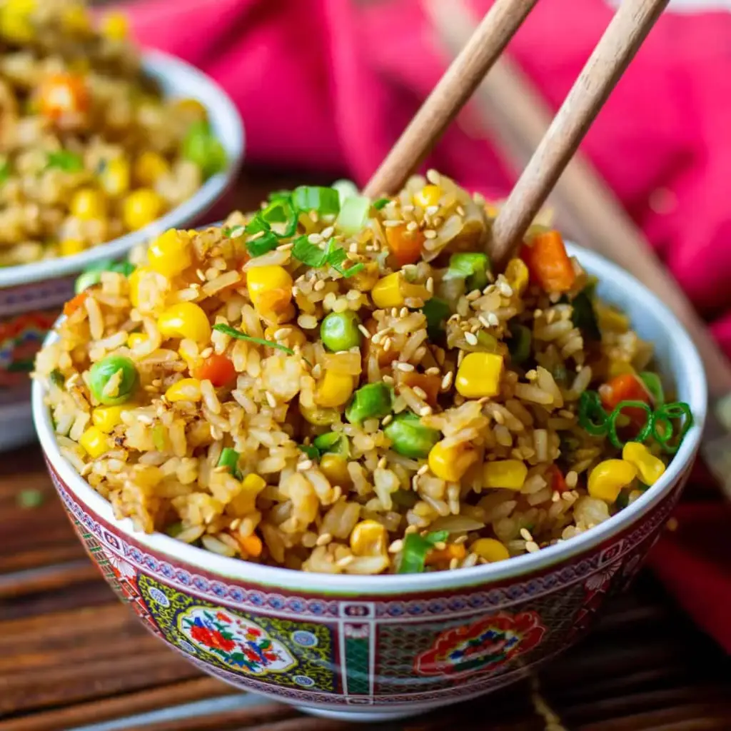 CHAO FAN, YANGZHOU FRIED RICE (扬州炒饭)